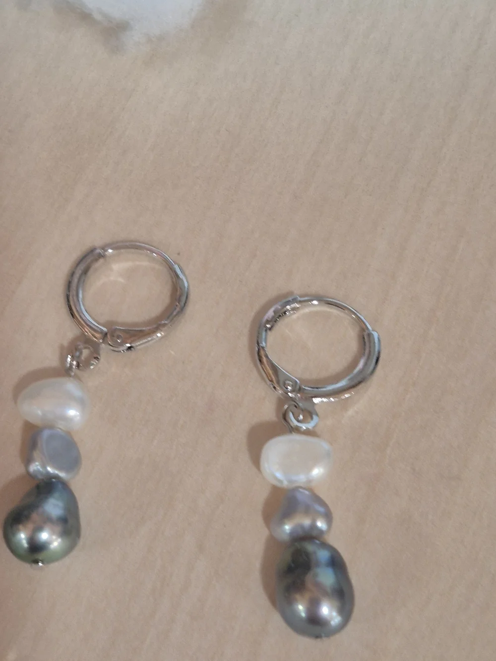 🩶🤍NEW🩶🤍 BEAUTIFUL!! TRI-COLOR Ombre FRESHWATER PEARL Dangle Earrings